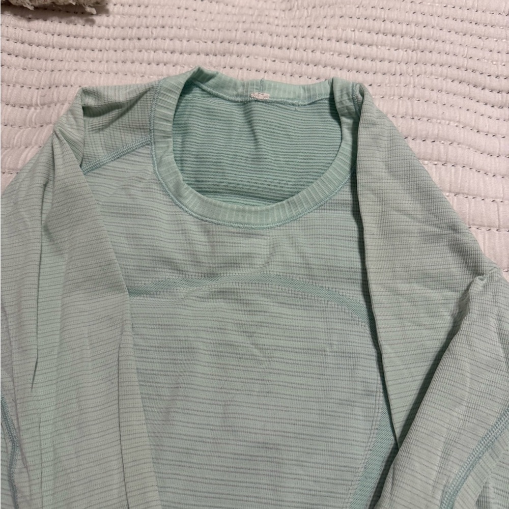 Lululemon Light Green Long Sleeve Top swiftly - Picture 4 of 6
